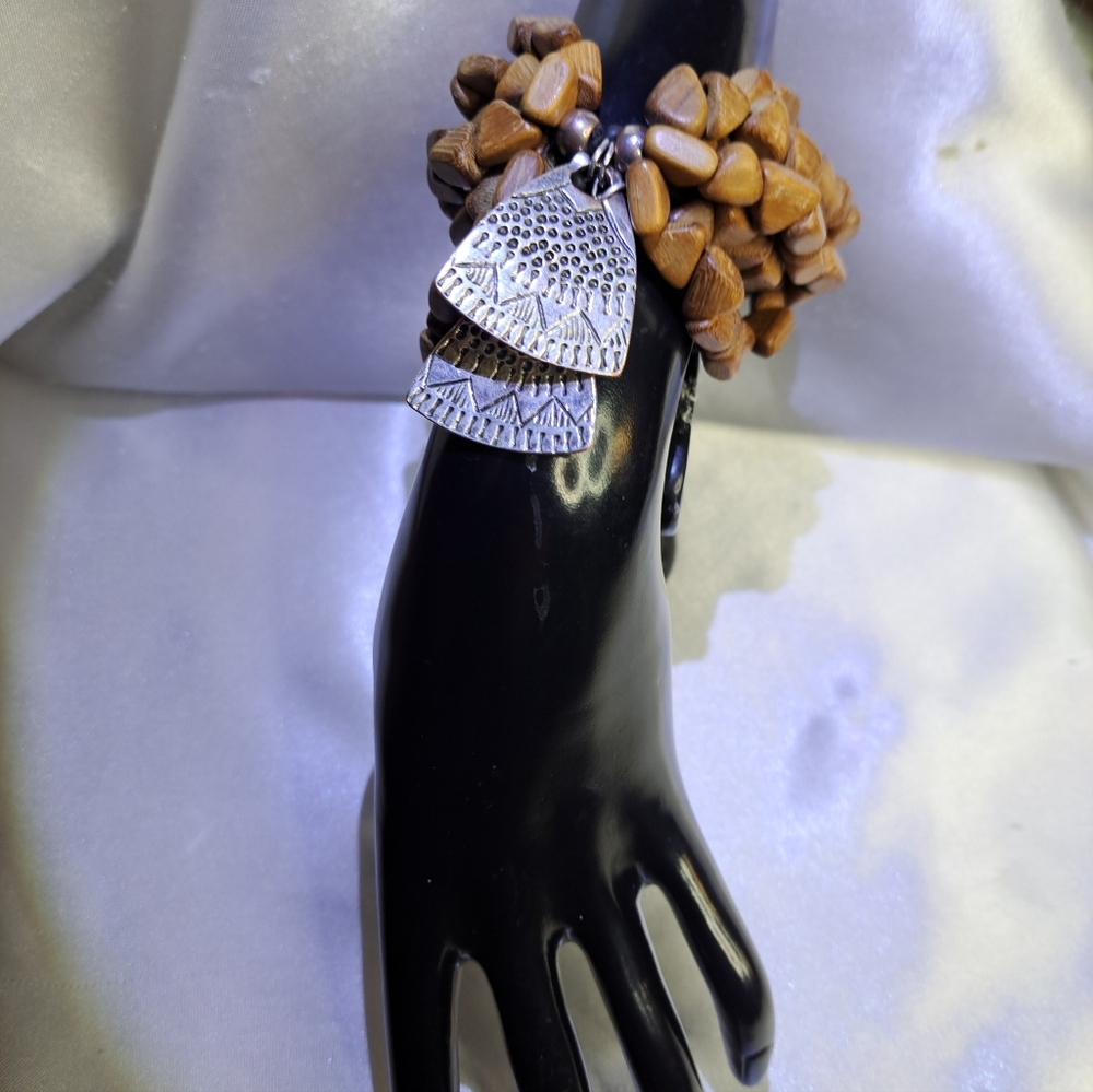 Chicos Wood Resin Stretch Braclet - Picture 5 of 8